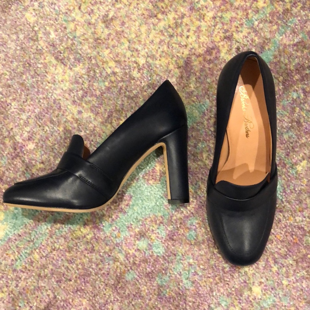 Brooks Brothers high heeled loafers - navy blue